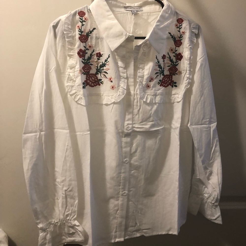 BRAND NEWWWW! White button up blouse! Embroidered.